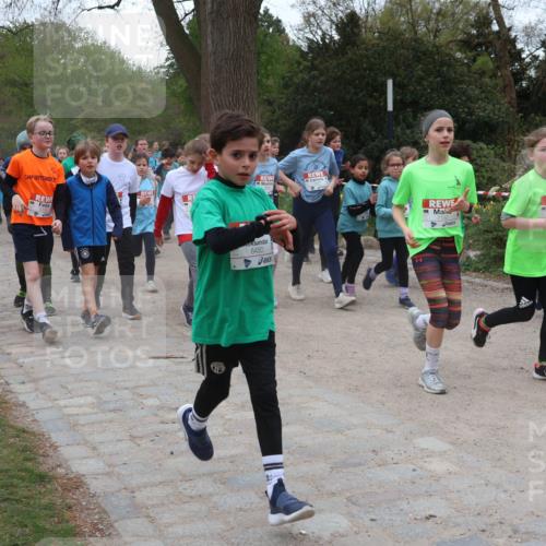 25.04.2026 - Das Zehntel Zöllner http://msf.ph/oto/9595840 25.04.2026 10:43:41 Laufen 6450 meine-sportfotos.de