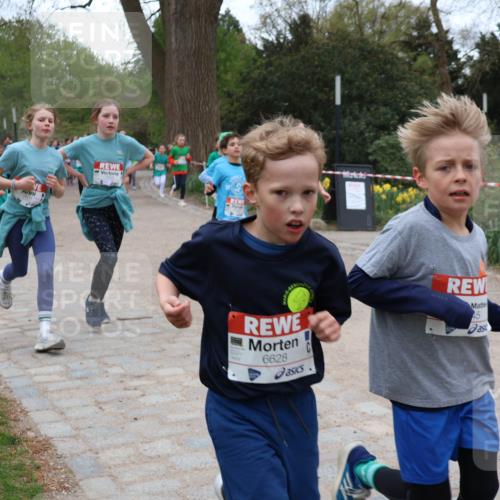25.04.2026 - Das Zehntel Zöllner http://msf.ph/oto/9595899 25.04.2026 10:43:51 Laufen 7631, 6628, 3203, 45, 6643 meine-sportfotos.de