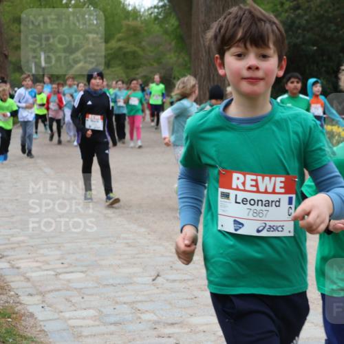 25.04.2026 - Das Zehntel Zöllner http://msf.ph/oto/9596019 25.04.2026 10:44:17 Laufen 7867, 7811 meine-sportfotos.de