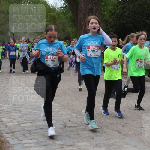25.04.2026 - Das Zehntel Zöllner http://msf.ph/oto/9596069 25.04.2026 10:44:27 Laufen 20, 6949, 6927 meine-sportfotos.de