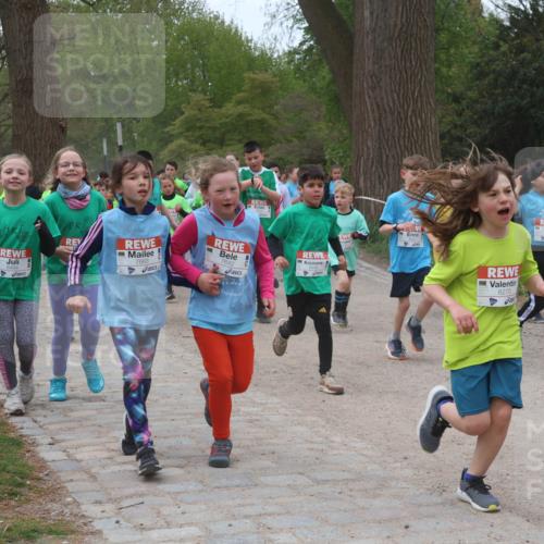 25.04.2026 - Das Zehntel Zöllner http://msf.ph/oto/9596513 25.04.2026 10:45:51 Laufen 6494, 7663, 7642, 6270 meine-sportfotos.de