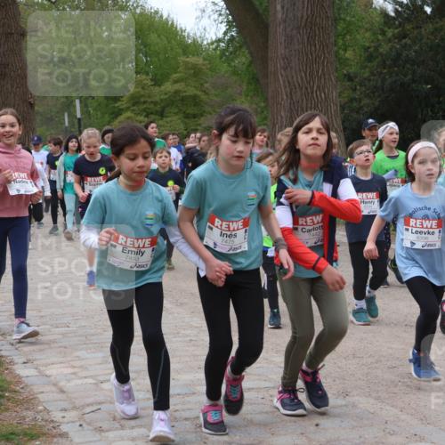 25.04.2026 - Das Zehntel Zöllner http://msf.ph/oto/9596596 25.04.2026 10:46:07 Laufen 7453, 7475, 7442, 6396 meine-sportfotos.de