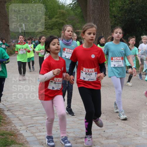 25.04.2026 - Das Zehntel Zöllner http://msf.ph/oto/9596673 25.04.2026 10:46:23 Laufen 6448, 7515, 6165, 6176, 7499, 5958 meine-sportfotos.de