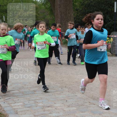 25.04.2026 - Das Zehntel Zöllner http://msf.ph/oto/9596833 25.04.2026 10:47:01 Laufen 7087, 7064, 5766, 50, 11112 meine-sportfotos.de