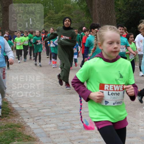 25.04.2026 - Das Zehntel Zöllner http://msf.ph/oto/9596837 25.04.2026 10:47:02 Laufen 7685, 7087, 7064 meine-sportfotos.de