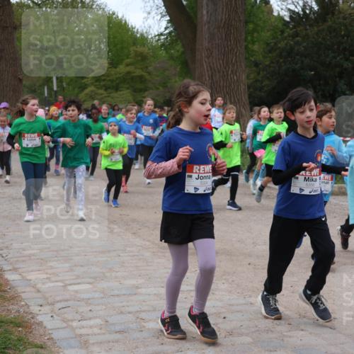 25.04.2026 - Das Zehntel Zöllner http://msf.ph/oto/9596930 25.04.2026 10:47:27 Laufen 5334, 5356, 10, 7433 meine-sportfotos.de