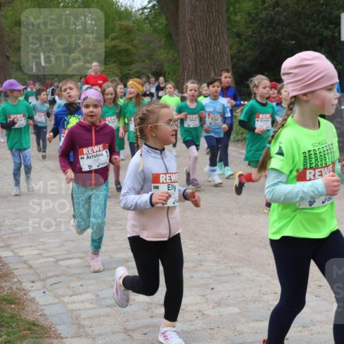 25.04.2026 - Das Zehntel Zöllner http://msf.ph/oto/9596941 25.04.2026 10:47:31 Laufen 7996, 997, 2000 meine-sportfotos.de