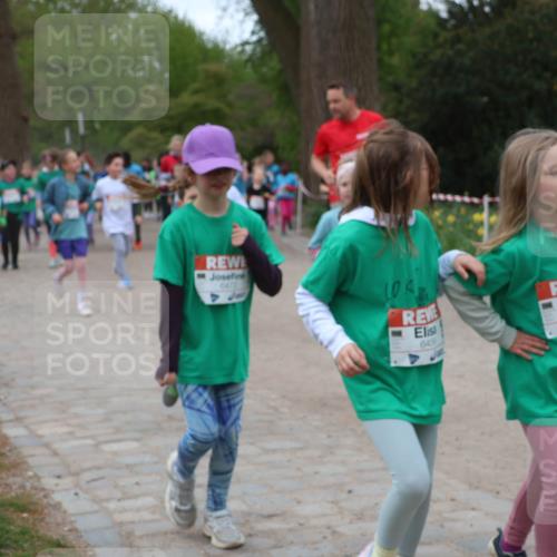 25.04.2026 - Das Zehntel Zöllner http://msf.ph/oto/9596952 25.04.2026 10:47:34 Laufen 6472, 649, 648, 6468 meine-sportfotos.de