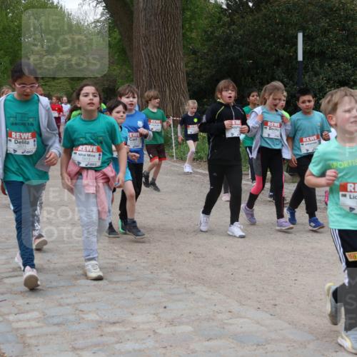 25.04.2026 - Das Zehntel Zöllner http://msf.ph/oto/9597010 25.04.2026 10:47:47 Laufen 5873, 5989 meine-sportfotos.de