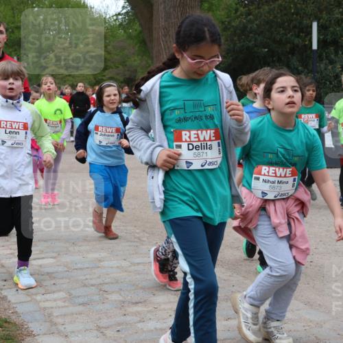 25.04.2026 - Das Zehntel Zöllner http://msf.ph/oto/9597016 25.04.2026 10:47:48 Laufen 7994, 5871, 1, 5873, 2 meine-sportfotos.de
