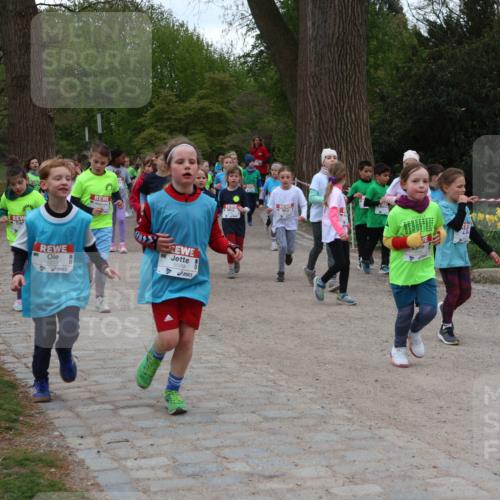 25.04.2026 - Das Zehntel Zöllner http://msf.ph/oto/9597085 25.04.2026 10:48:05 Laufen 5613, 5599 meine-sportfotos.de