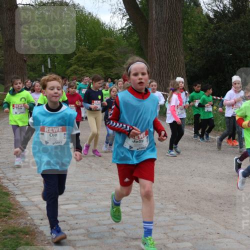 25.04.2026 - Das Zehntel Zöllner http://msf.ph/oto/9597086 25.04.2026 10:48:05 Laufen 5613, 5599 meine-sportfotos.de