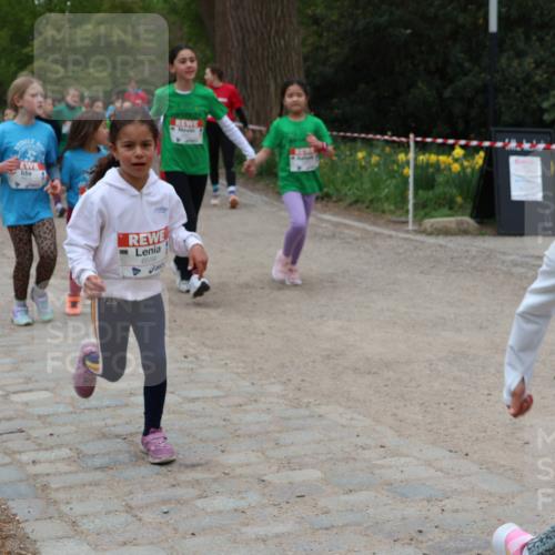 25.04.2026 - Das Zehntel Zöllner http://msf.ph/oto/9597322 25.04.2026 10:49:20 Laufen 6559, 6563, 325 meine-sportfotos.de