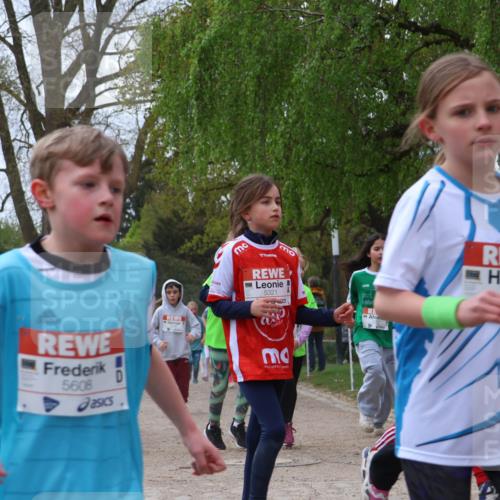25.04.2026 - Das Zehntel Zöllner http://msf.ph/oto/9610522 25.04.2026 09:45:30 Laufen 5608, 30, 5321, 7707, 3 meine-sportfotos.de