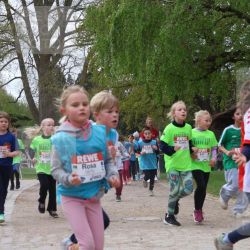 25.04.2026 - Das Zehntel Zöllner http://msf.ph/oto/9610530 25.04.2026 09:45:31 Laufen 7054, 5679, 5321 meine-sportfotos.de