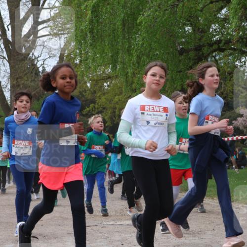 25.04.2026 - Das Zehntel Zöllner http://msf.ph/oto/9610823 25.04.2026 09:45:41 Laufen 6478, 6471, 6314, 5410, 5423, 6613 meine-sportfotos.de