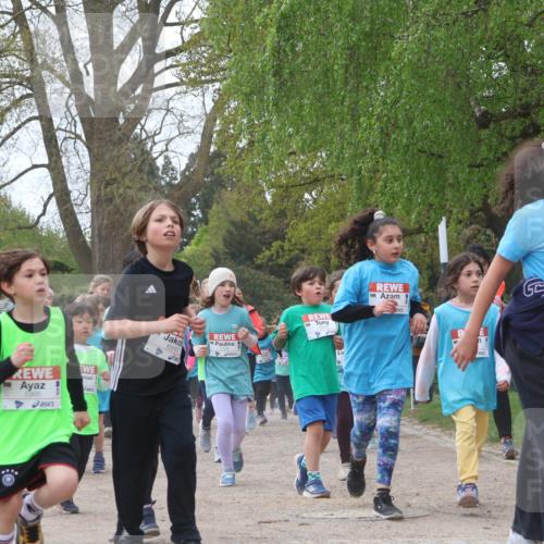 25.04.2026 - Das Zehntel Zöllner http://msf.ph/oto/9611018 25.04.2026 09:45:45 Laufen 5995, 6943, 6931, 20 meine-sportfotos.de