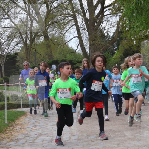25.04.2026 - Das Zehntel Zöllner http://msf.ph/oto/9611759 25.04.2026 09:46:10 Laufen 7013, 6674, 10 meine-sportfotos.de