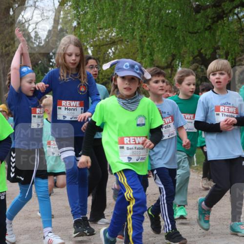 25.04.2026 - Das Zehntel Zöllner http://msf.ph/oto/9611883 25.04.2026 09:46:14 Laufen 5247, 1965, 5359, 6392, 5223, 250, 5725 meine-sportfotos.de