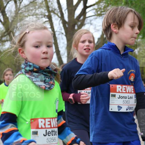 25.04.2026 - Das Zehntel Zöllner http://msf.ph/oto/9611949 25.04.2026 09:46:16 Laufen 5256, 5363, 5363, 0050, 66 meine-sportfotos.de