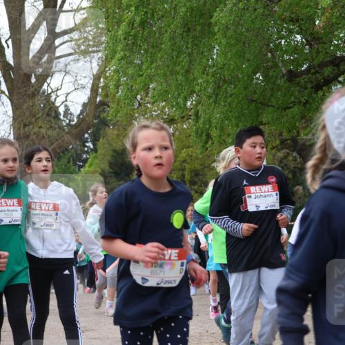 25.04.2026 - Das Zehntel Zöllner http://msf.ph/oto/9612091 25.04.2026 09:46:21 Laufen 5460, 7938, 7923, 6571, 7737, 6602 meine-sportfotos.de