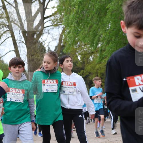 25.04.2026 - Das Zehntel Zöllner http://msf.ph/oto/9612112 25.04.2026 09:46:22 Laufen 5075, 7012, 7817, 7938, 7923, 6460 meine-sportfotos.de