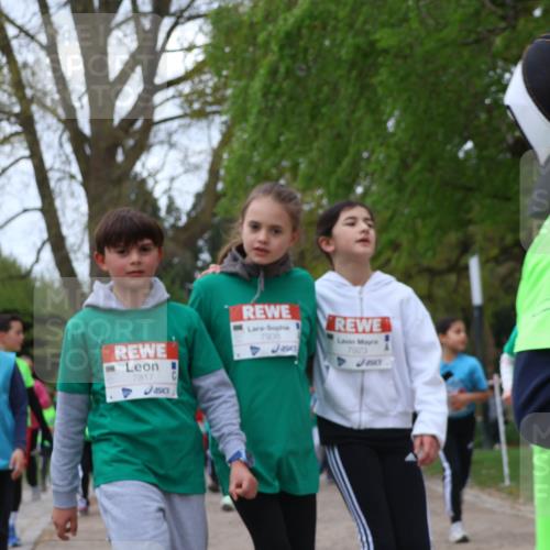 25.04.2026 - Das Zehntel Zöllner http://msf.ph/oto/9612136 25.04.2026 09:46:23 Laufen 7817, 7938, 7923 meine-sportfotos.de
