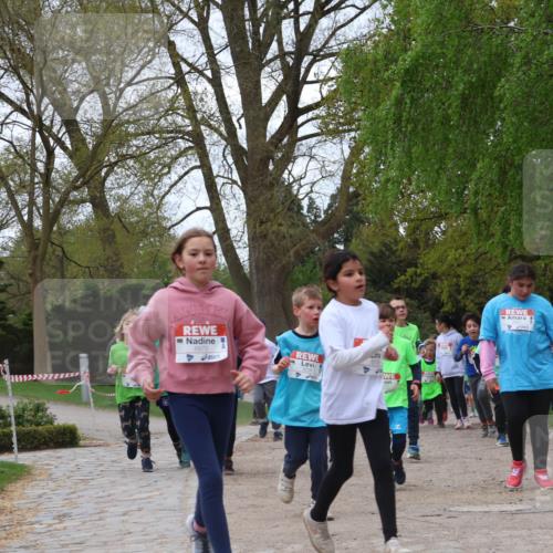 25.04.2026 - Das Zehntel Zöllner http://msf.ph/oto/9612410 25.04.2026 09:46:33 Laufen 6976, 6970 meine-sportfotos.de