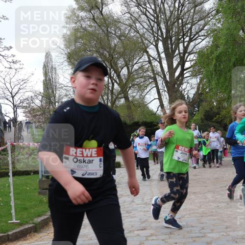 25.04.2026 - Das Zehntel Zöllner http://msf.ph/oto/9612494 25.04.2026 09:46:36 Laufen 6976 meine-sportfotos.de