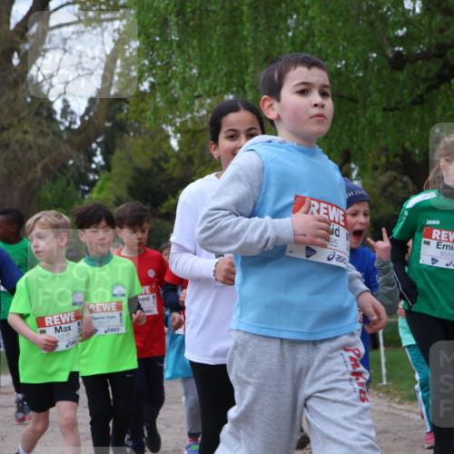 25.04.2026 - Das Zehntel Zöllner http://msf.ph/oto/9614259 25.04.2026 09:47:38 Laufen 32, 5345, 5215, 5217, 24, 5552 meine-sportfotos.de