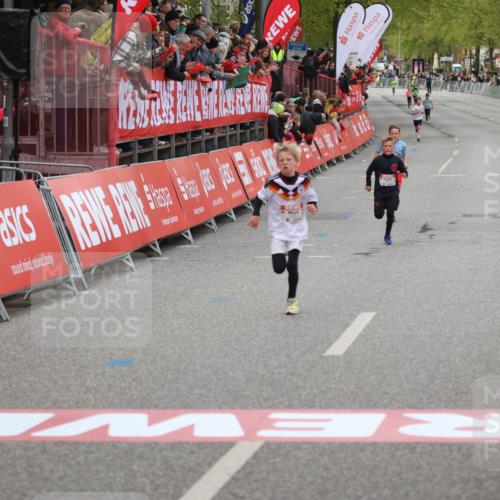 25.04.2026 - Das Zehntel Strokosch-Dieckow http://msf.ph/oto/9614910 25.04.2026 08:46:49 Ziel 4017 meine-sportfotos.de