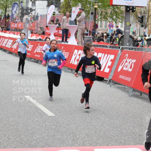 25.04.2026 - Das Zehntel Strokosch-Dieckow http://msf.ph/oto/9615205 25.04.2026 10:59:00 Ziel 5032, 5168, 5206, 5377, 5608, 5616, 5643, 5810, 6348, 6378, 6574, 6609, 6662, 6678, 6837, 6848, 6892, 6893, 6897, 7680, 7915 meine-sportfotos.de