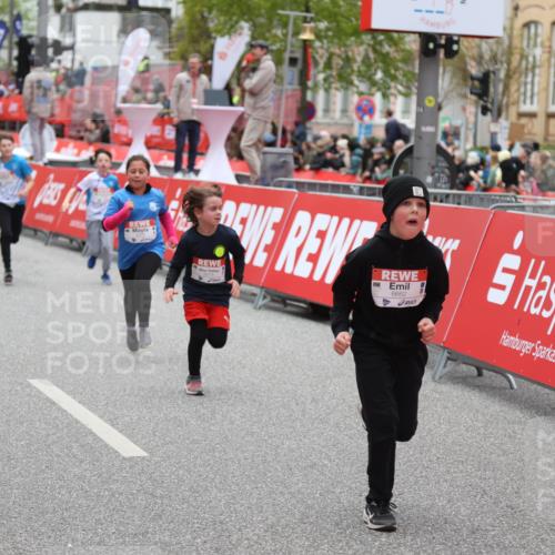 25.04.2026 - Das Zehntel Strokosch-Dieckow http://msf.ph/oto/9615240 25.04.2026 10:58:59 Ziel 5032, 5168, 5206, 5377, 5608, 5616, 5643, 5810, 6378, 6574, 6603, 6662, 6678, 6837, 6848, 6892, 6893, 6897, 7680, 7915, 8070 meine-sportfotos.de