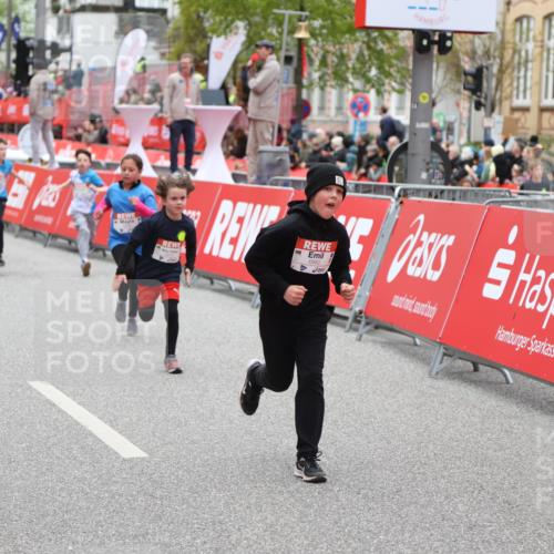 25.04.2026 - Das Zehntel Strokosch-Dieckow http://msf.ph/oto/9615257 25.04.2026 10:58:59 Ziel 5032, 5168, 5206, 5377, 5608, 5616, 5643, 5810, 6378, 6574, 6603, 6662, 6678, 6837, 6848, 6892, 6893, 6897, 7680, 7915, 8070 meine-sportfotos.de