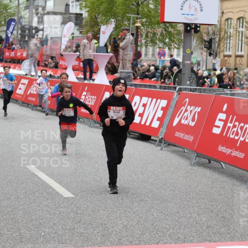 25.04.2026 - Das Zehntel Strokosch-Dieckow http://msf.ph/oto/9615265 25.04.2026 10:58:59 Ziel 5032, 5168, 5206, 5377, 5608, 5616, 5643, 5810, 6378, 6574, 6603, 6662, 6678, 6837, 6848, 6892, 6893, 6897, 7680, 7915, 8070 meine-sportfotos.de