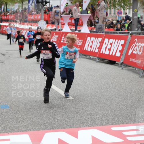 25.04.2026 - Das Zehntel Strokosch-Dieckow http://msf.ph/oto/9615396 25.04.2026 10:58:56 Ziel 5032, 5168, 5377, 5395, 5404, 5476, 5608, 5616, 5643, 5810, 5973, 6331, 6408, 6603, 6708, 6848, 6892, 6893, 6897, 7915, 7931, 7942, 7945, 8002, 8070 meine-sportfotos.de