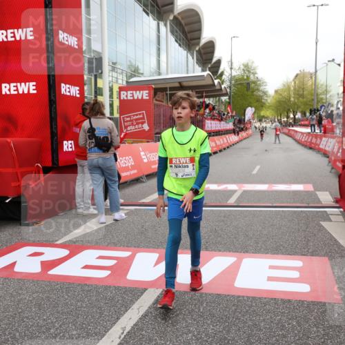 25.04.2026 - Das Zehntel Strokosch-Dieckow http://msf.ph/oto/9615425 25.04.2026 08:47:35 Ziel 3232 meine-sportfotos.de
