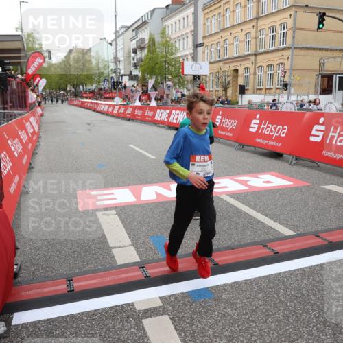 25.04.2026 - Das Zehntel Strokosch-Dieckow http://msf.ph/oto/9615434 25.04.2026 10:57:07 Ziel 5017, 5161, 5412, 5480, 5585, 5784, 5870, 5896, 6157, 6293, 6300, 6301, 6307, 6495, 6515, 6702, 6761, 6980, 7047, 7309, 7326, 7363, 7508, 7605, 7818, 7943, 8012, 8028, 8034, 8038 meine-sportfotos.de