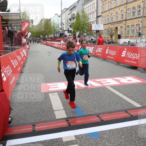 25.04.2026 - Das Zehntel Strokosch-Dieckow http://msf.ph/oto/9615482 25.04.2026 10:57:07 Ziel 5017, 5161, 5412, 5480, 5585, 5784, 5870, 5896, 6157, 6293, 6300, 6301, 6307, 6495, 6515, 6702, 6761, 6980, 7047, 7309, 7326, 7363, 7508, 7605, 7818, 7943, 8012, 8028, 8034, 8038 meine-sportfotos.de