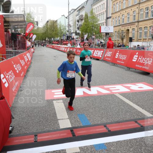 25.04.2026 - Das Zehntel Strokosch-Dieckow http://msf.ph/oto/9615493 25.04.2026 10:57:07 Ziel 5017, 5161, 5412, 5480, 5585, 5784, 5870, 5896, 6157, 6293, 6300, 6301, 6307, 6495, 6515, 6702, 6761, 6980, 7047, 7309, 7326, 7363, 7508, 7605, 7818, 7943, 8012, 8028, 8034, 8038 meine-sportfotos.de