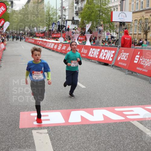 25.04.2026 - Das Zehntel Strokosch-Dieckow http://msf.ph/oto/9615542 25.04.2026 10:57:06 Ziel 5017, 5161, 5412, 5480, 5585, 5870, 5896, 6157, 6293, 6300, 6301, 6307, 6495, 6515, 6702, 6761, 6980, 7047, 7053, 7309, 7326, 7363, 7508, 7943, 8012, 8028, 8034 meine-sportfotos.de