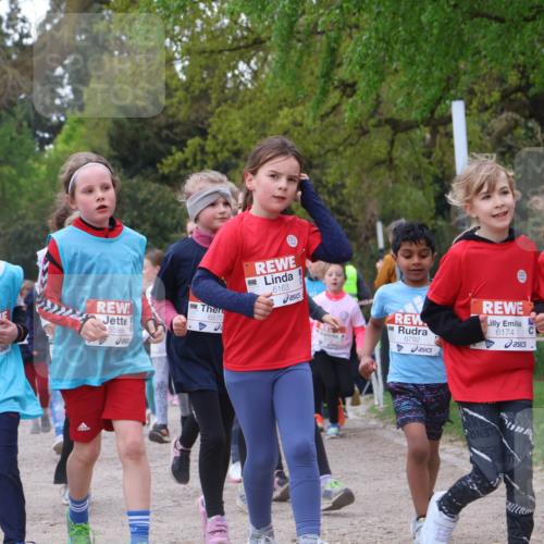 25.04.2026 - Das Zehntel Zöllner http://msf.ph/oto/9615584 25.04.2026 09:48:29 Laufen 50, 5599, 6570, 6163, 6792, 6174, 6160 meine-sportfotos.de
