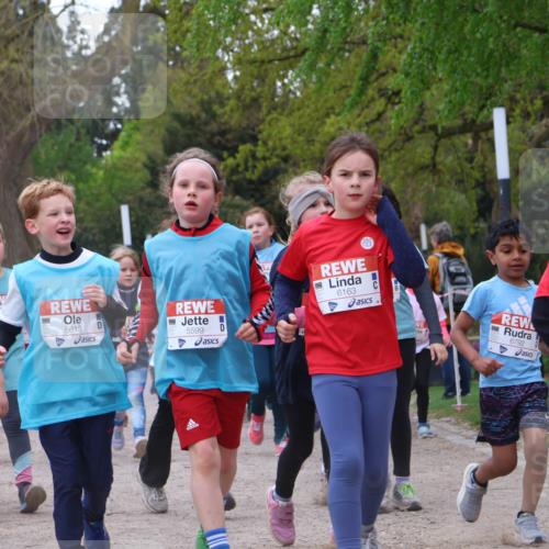 25.04.2026 - Das Zehntel Zöllner http://msf.ph/oto/9615594 25.04.2026 09:48:29 Laufen 5873, 5613, 5599, 6163, 6792, 6174, 11 meine-sportfotos.de