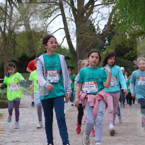 25.04.2026 - Das Zehntel Zöllner http://msf.ph/oto/9615631 25.04.2026 09:48:31 Laufen 7213, 5871, 7438, 7477, 5873 meine-sportfotos.de