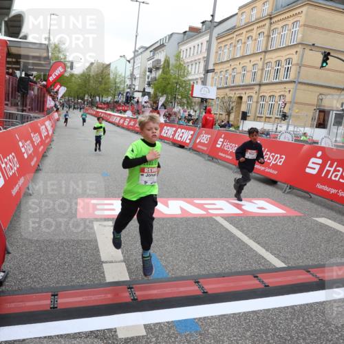 25.04.2026 - Das Zehntel Strokosch-Dieckow http://msf.ph/oto/9615749 25.04.2026 10:57:00 Ziel 5080, 5156, 5161, 5480, 5495, 5711, 6164, 6189, 6475, 6705, 6735, 6761, 6842, 7053, 7074, 7203, 7226, 7363, 7389, 7508, 7821, 7842, 7878, 8012 meine-sportfotos.de