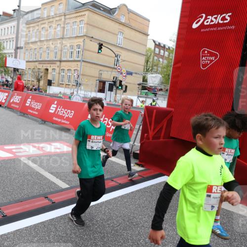 25.04.2026 - Das Zehntel Strokosch-Dieckow http://msf.ph/oto/9615852 25.04.2026 10:56:59 Ziel 5080, 5156, 5161, 5495, 5711, 6164, 6189, 6475, 6705, 6735, 6761, 6842, 6918, 7053, 7074, 7203, 7226, 7363, 7389, 7821, 7842, 7878, 8012 meine-sportfotos.de