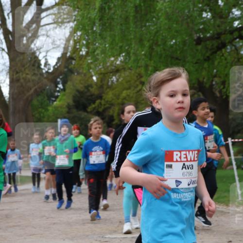 25.04.2026 - Das Zehntel Zöllner http://msf.ph/oto/9615853 25.04.2026 09:48:40 Laufen 6791, 6706, 6795 meine-sportfotos.de