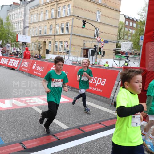 25.04.2026 - Das Zehntel Strokosch-Dieckow http://msf.ph/oto/9615899 25.04.2026 10:56:59 Ziel 5080, 5156, 5161, 5495, 5711, 6164, 6189, 6475, 6705, 6735, 6761, 6842, 6918, 7053, 7074, 7203, 7226, 7363, 7389, 7821, 7842, 7878, 8012 meine-sportfotos.de