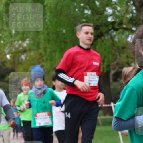25.04.2026 - Das Zehntel Zöllner http://msf.ph/oto/9615946 25.04.2026 09:48:44 Laufen 14 meine-sportfotos.de