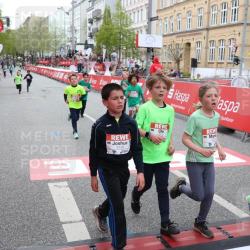 25.04.2026 - Das Zehntel Strokosch-Dieckow http://msf.ph/oto/9616122 25.04.2026 10:56:56 Ziel 5080, 5156, 5270, 5319, 5495, 5692, 5711, 6164, 6189, 6475, 6705, 6842, 6875, 6918, 6939, 6946, 7074, 7203, 7226, 7250, 7310, 7317, 7389, 7638, 7821, 7878 meine-sportfotos.de